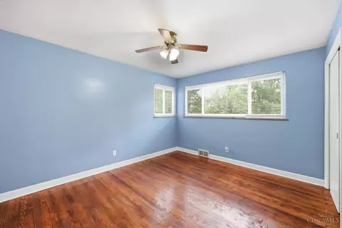 Bedroom - 8785 Mockingbird Ln, Cincinnati, OH 45231 photo 7 of 12