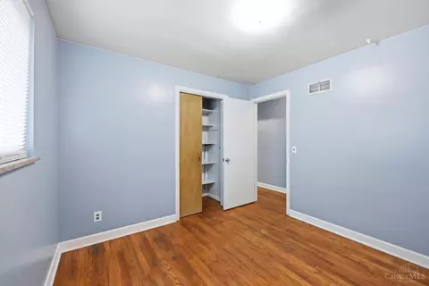 Bedroom - 8785 Mockingbird Ln, Cincinnati, OH 45231 photo 5 of 12