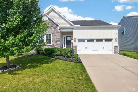 24 Waterford Blvd, Fairborn, OH 45324