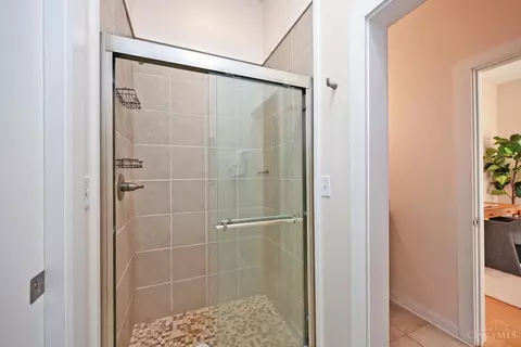 Bath - 1150 Vine St, Cincinnati, OH 45202 photo 3 of 3