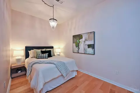 Bedroom - 1150 Vine St, Cincinnati, OH 45202 photo 1 of 3