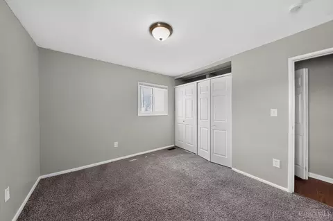 Bedroom - 2454 Schon Dr, Cincinnati, OH 45231 photo 4 of 5