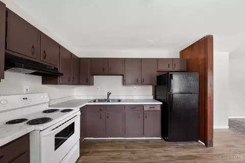 Kitchen - 2454 Schon Dr, Cincinnati, OH 45231 photo 1 of 2