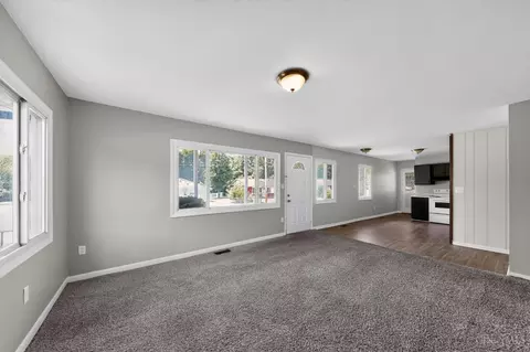 Living - 2454 Schon Dr, Cincinnati, OH 45231 photo 3 of 4
