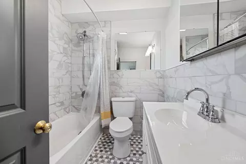 Bath - 3003 Eighth St, Cincinnati, OH 45205 photo 1 of 2