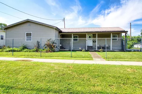 515 2nd St, Manchester, OH 45144