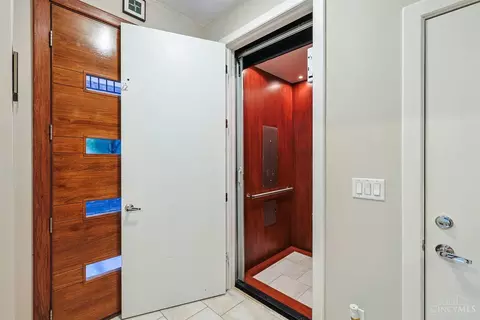 Entry Way - 502 Baum St, Cincinnati, OH 45202 photo 7 of 8