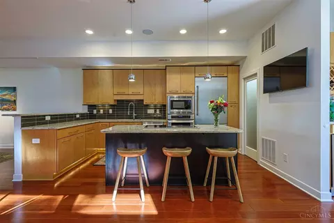 Kitchen - 502 Baum St, Cincinnati, OH 45202 photo 1 of 6