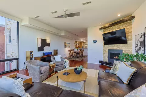 Living - 502 Baum St, Cincinnati, OH 45202 photo 3 of 6