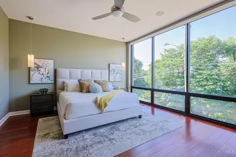 Bedroom - 502 Baum St, Cincinnati, OH 45202 photo 2 of 5