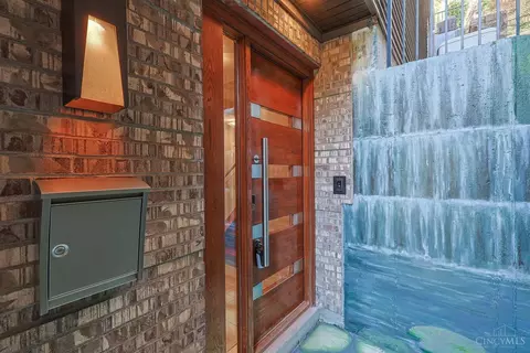 Entry Way - 502 Baum St, Cincinnati, OH 45202 photo 1 of 8