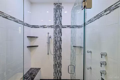 Bath - 502 Baum St, Cincinnati, OH 45202 photo 3 of 8