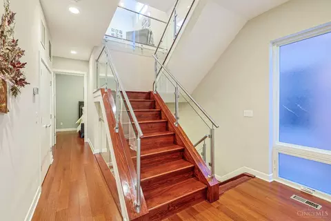Entry Way - 502 Baum St, Cincinnati, OH 45202 photo 6 of 8