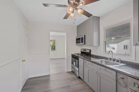 Kitchen - 1914 Ashbrook Dr, Cincinnati, OH 45238 photo 3 of 3