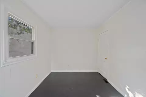 Bedroom - 1914 Ashbrook Dr, Cincinnati, OH 45238 photo 2 of 4