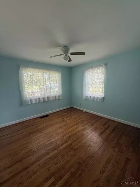 Bedroom - 3177 Ebenezer Rd, Cincinnati, OH 45248 photo 3 of 5