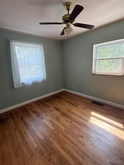 Bedroom - 3177 Ebenezer Rd, Cincinnati, OH 45248 photo 1 of 5