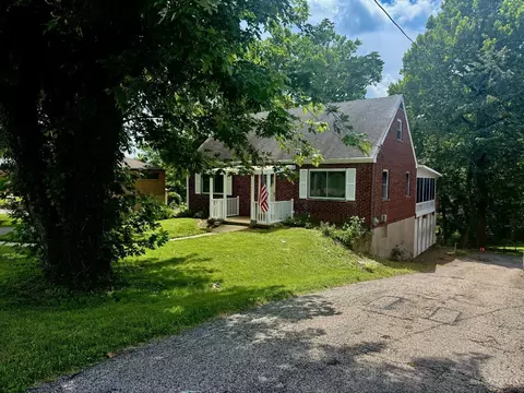 Exterior - 3177 Ebenezer Rd, Cincinnati, OH 45248 photo 2 of 13