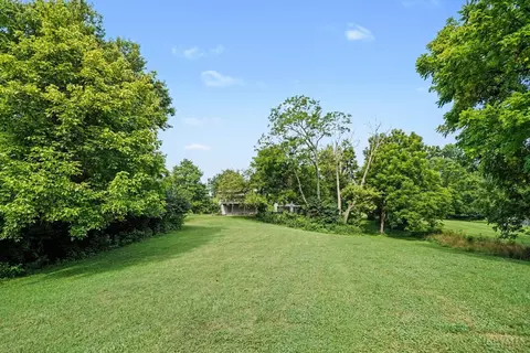 2420 Devils Backbone Rd, Cincinnati, OH 45233 photo 2
