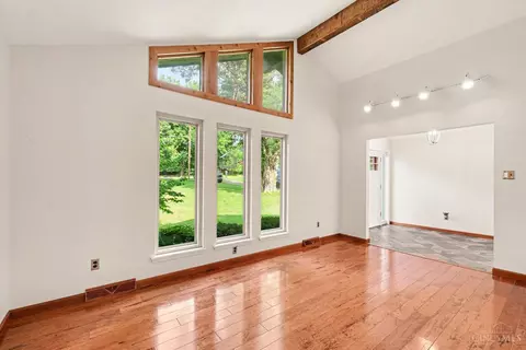 2420 Devils Backbone Rd, Cincinnati, OH 45233 photo 4