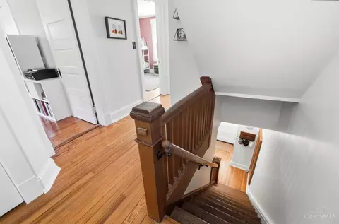Entry Way - 3363 Morrison Ave, Cincinnati, OH 45220 photo 4 of 5