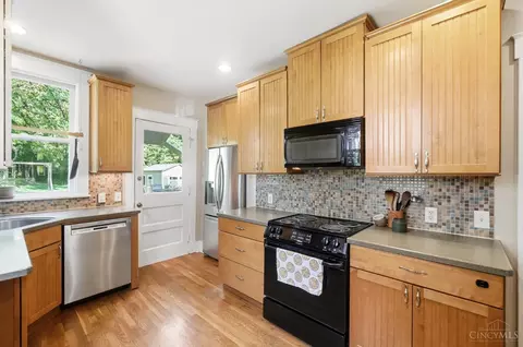 Kitchen - 3363 Morrison Ave, Cincinnati, OH 45220 photo 1 of 4