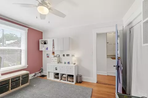 Bedroom - 3363 Morrison Ave, Cincinnati, OH 45220 photo 6 of 10