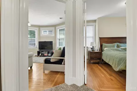 Entry Way - 2786 Markbreit Ave, Cincinnati, OH 45209 photo 2 of 2