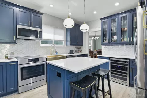 Kitchen - 2786 Markbreit Ave, Cincinnati, OH 45209 photo 5 of 7