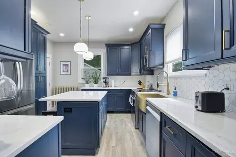 Kitchen - 2786 Markbreit Ave, Cincinnati, OH 45209 photo 1 of 7