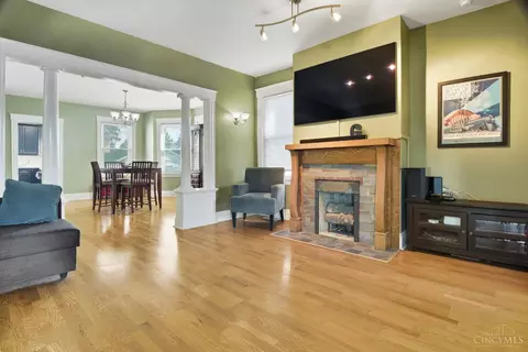 Living - 2786 Markbreit Ave, Cincinnati, OH 45209 photo 1 of 6