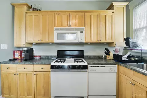 Kitchen - 2786 Markbreit Ave, Cincinnati, OH 45209 photo 7 of 7