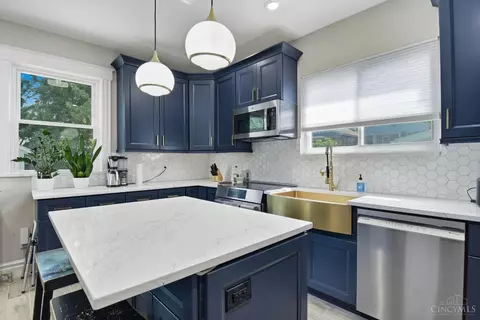 Kitchen - 2786 Markbreit Ave, Cincinnati, OH 45209 photo 2 of 7