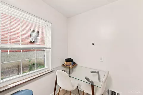 Dining - 6239 Crestview Pl, Cincinnati, OH 45230 photo 1 of 1