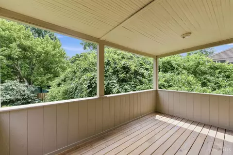 Exterior - 6239 Crestview Pl, Cincinnati, OH 45230 photo 8 of 10