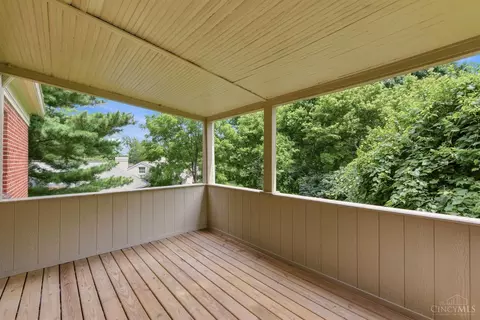 Exterior - 6239 Crestview Pl, Cincinnati, OH 45230 photo 7 of 10