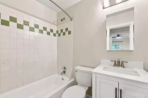 Bath - 6239 Crestview Pl, Cincinnati, OH 45230 photo 2 of 2