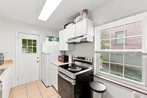 Kitchen - 6239 Crestview Pl, Cincinnati, OH 45230 photo 1 of 7