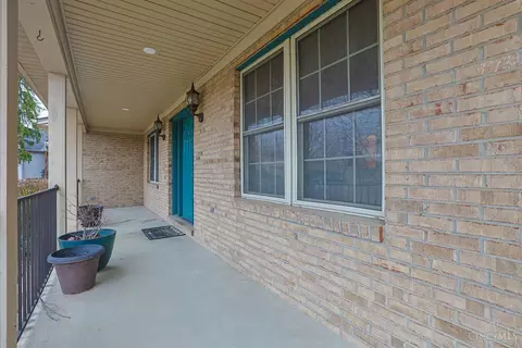 Exterior - 11835 Wincanton Dr, Cincinnati, OH 45231 photo 2 of 9