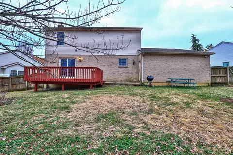 Exterior - 11835 Wincanton Dr, Cincinnati, OH 45231 photo 4 of 9