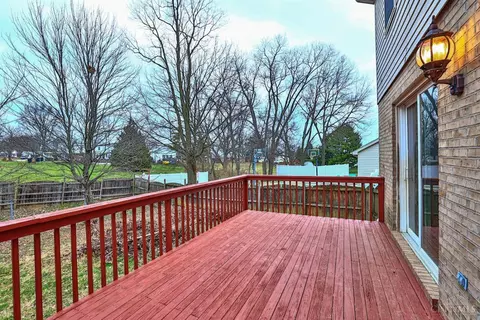 Exterior - 11835 Wincanton Dr, Cincinnati, OH 45231 photo 5 of 9
