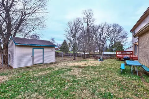 Exterior - 11835 Wincanton Dr, Cincinnati, OH 45231 photo 7 of 9