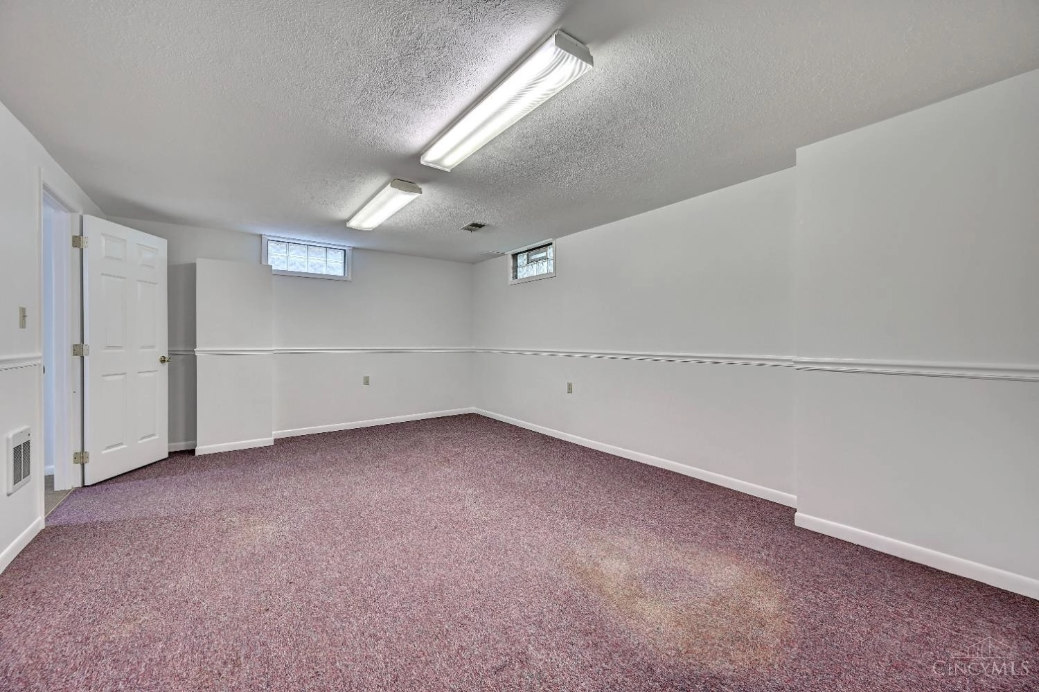 1063 Newcastle Dr, Cincinnati, OH 45231 photo 17