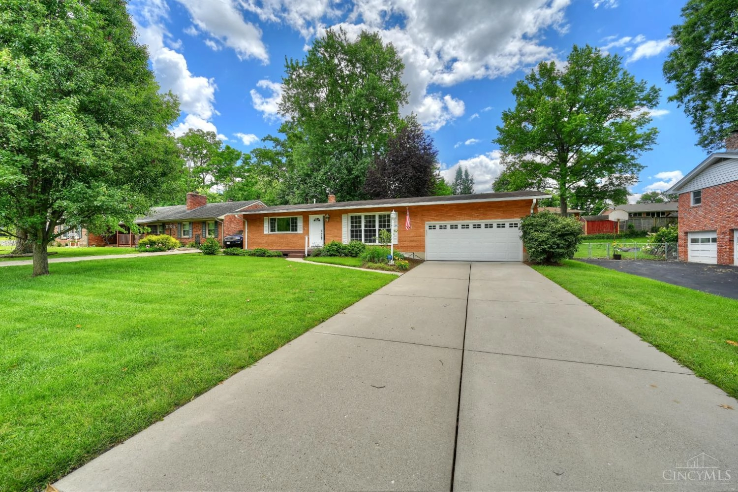 1063 Newcastle Dr, Cincinnati, OH 45231 photo 1