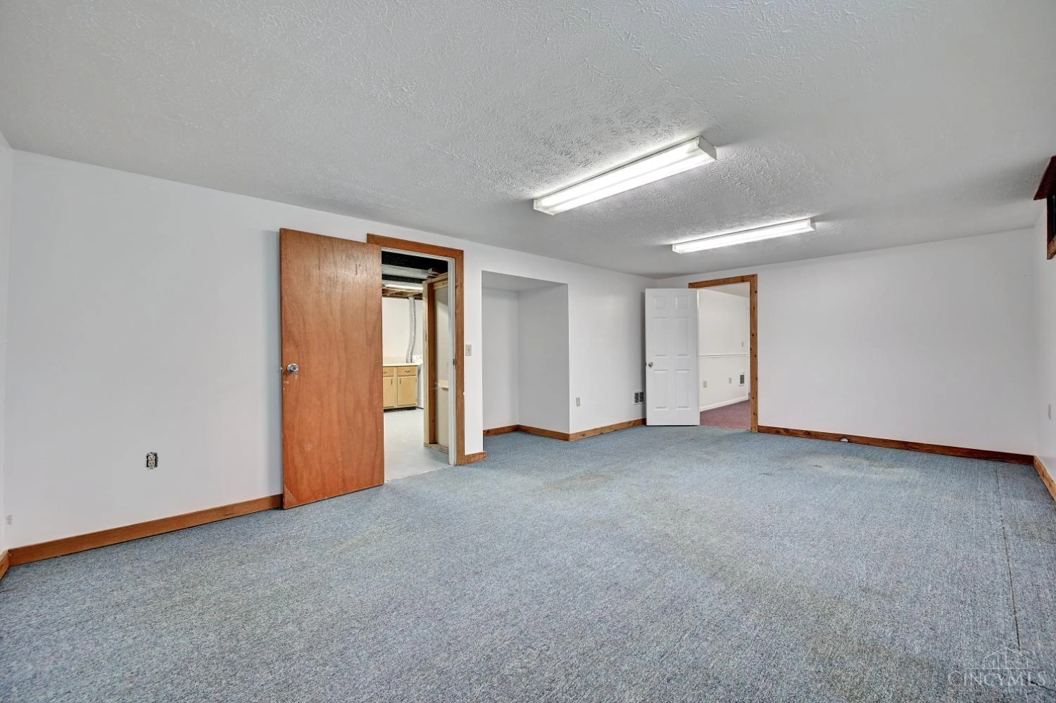 1063 Newcastle Dr, Cincinnati, OH 45231 photo 19