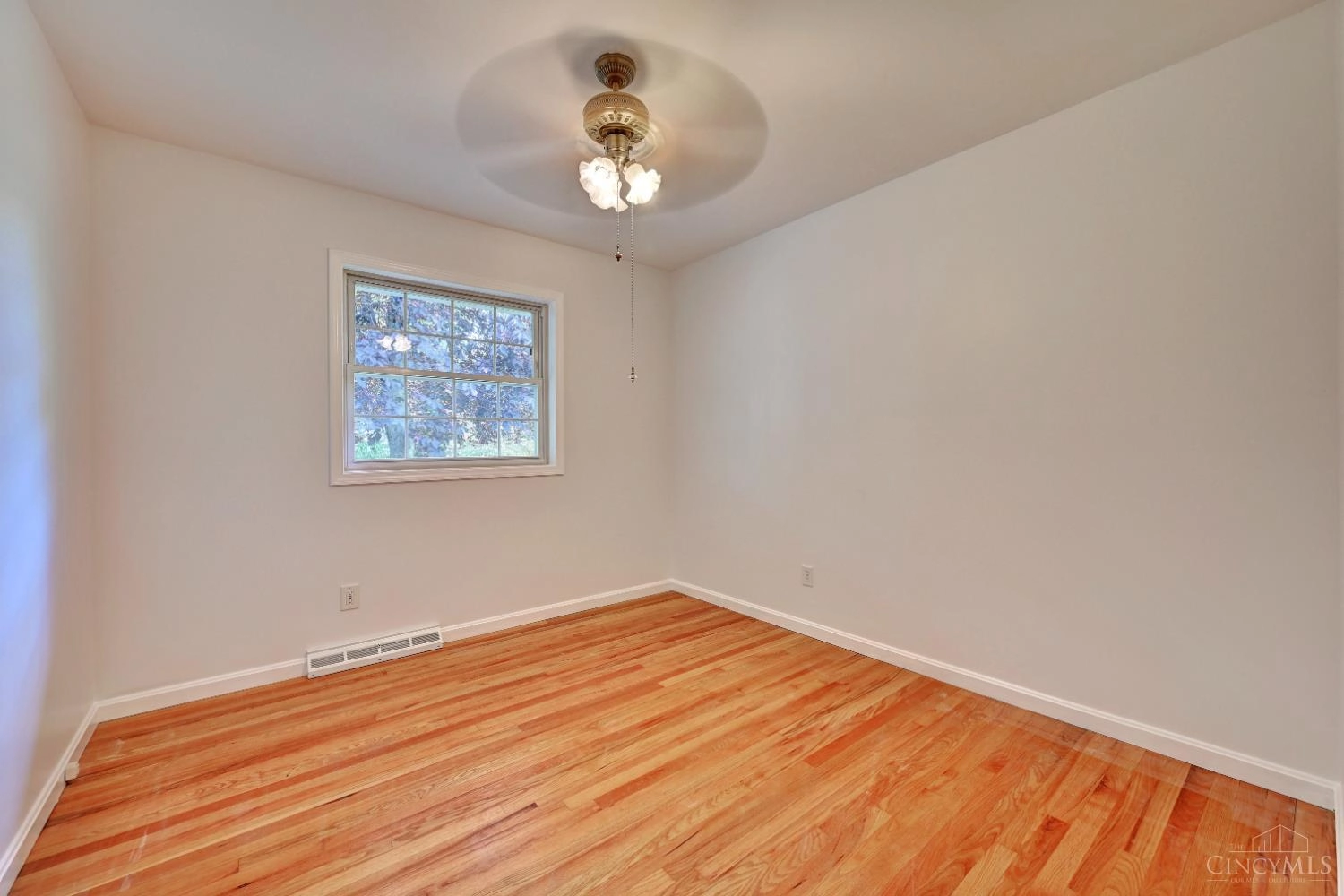 1063 Newcastle Dr, Cincinnati, OH 45231 photo 13