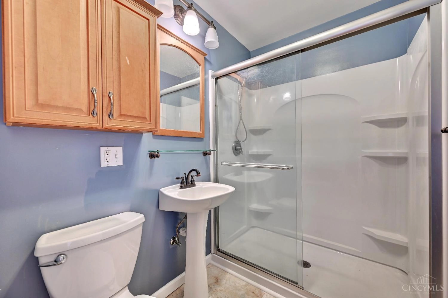 1063 Newcastle Dr, Cincinnati, OH 45231 photo 11