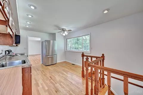 1063 Newcastle Dr, Cincinnati, OH 45231 photo 7