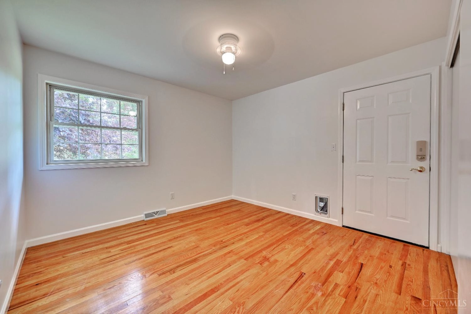 1063 Newcastle Dr, Cincinnati, OH 45231 photo 15