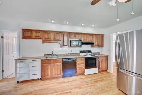 1063 Newcastle Dr, Cincinnati, OH 45231 photo 6